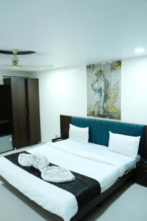 Hotel lal's plaza